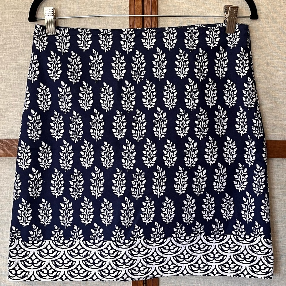 Talbots Navy and White Abstract Leaf Floral Print Lined Mini Pencil Skirt